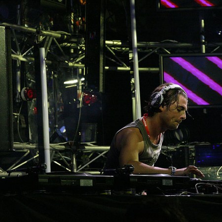 Axwell
