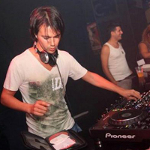 Superstar DJ Pixel: Blazing a Trail in the World of Electronic Music