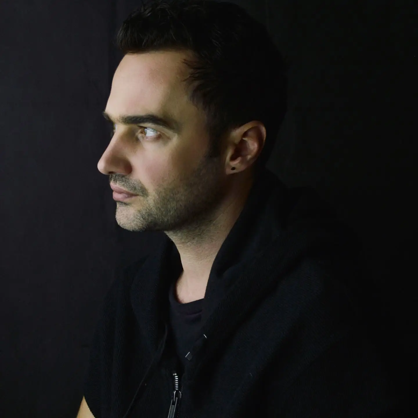 DJ Sinisa Tamamovic: The Magnetic Maestro Making Waves in the Electronic Music Scene